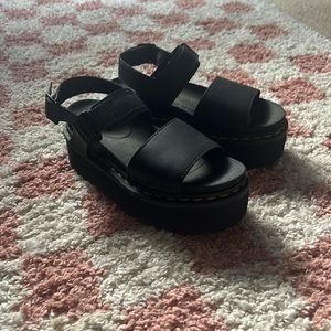 Dr. martens flatform sandals